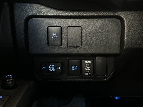 Used 2022 Toyota Tacoma TRD Sport w/ Technology Package image 25