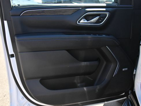 Used 2023 Chevrolet Suburban Premier RWD image 14