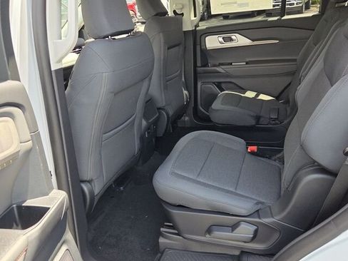 New 2026 Ford Explorer Active RWD image 9