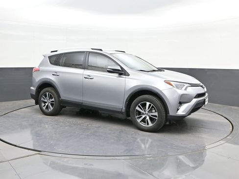 Used 2016 Toyota RAV4 XLE FWD image 17