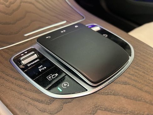 Used 2021 Mercedes-Benz E 350 4MATIC Sedan image 35