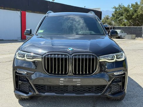 Used 2021 BMW X7 xDrive40i w/ M Sport Package AWD/4WD image 2
