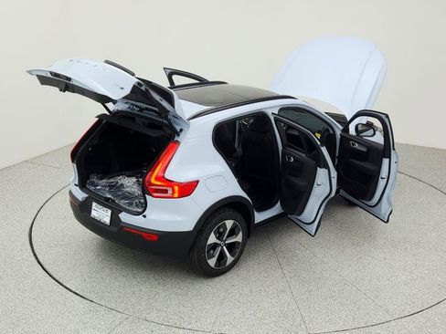 New 2026 Volvo XC40 B5 Plus w/ Protection Package Premier image 39