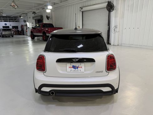 Used 2024 MINI Cooper 2-Door Hardtop w/ Signature Upholstery Package image 4