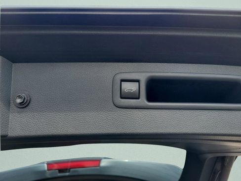 Used 2023 Toyota Highlander XLE image 20