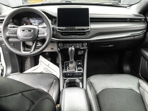 Used 2023 Jeep Compass Trailhawk image 30