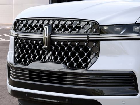 New 2027 Lincoln Navigator Black Label AWD/4WD image 17
