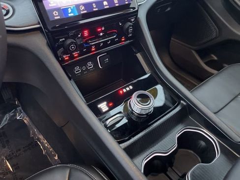 Used 2025 Jeep Grand Cherokee L Limited image 29