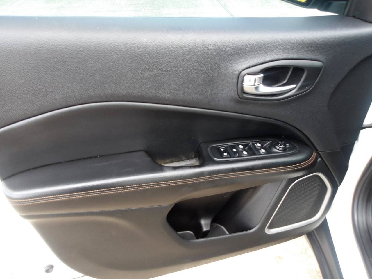 Used 2018 Jeep Compass Limited w/ Navigation Group FWD image 18