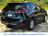 Certified 2020 Nissan Rogue SV image 3