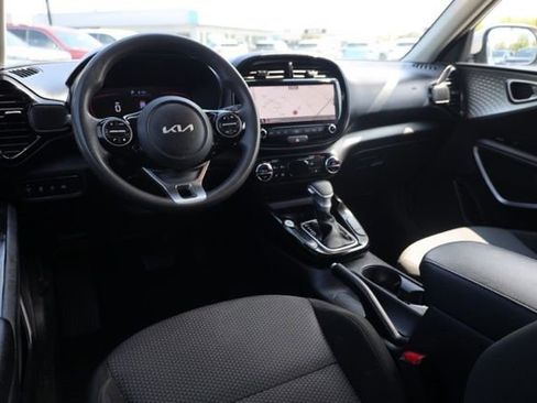 Used 2023 Kia Soul S FWD image 11