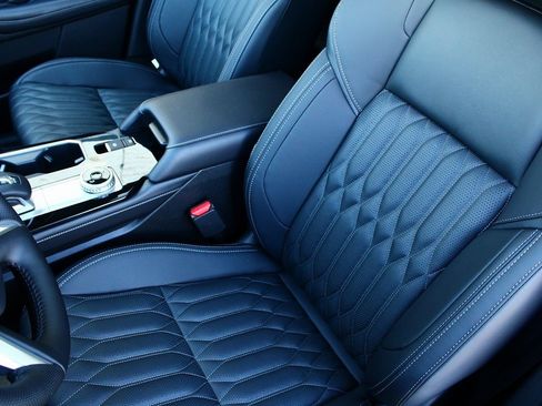 New 2025 Mitsubishi Outlander SEL image 5