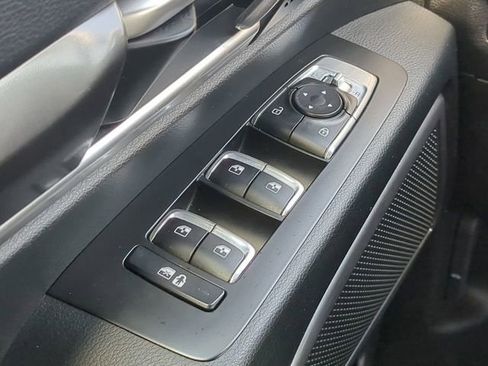 Used 2025 Kia Telluride S FWD image 32