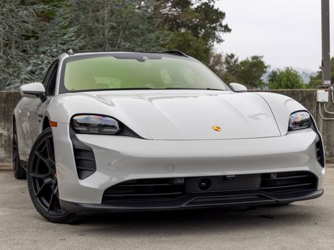 Certified 2023 Porsche Taycan GTS image 9