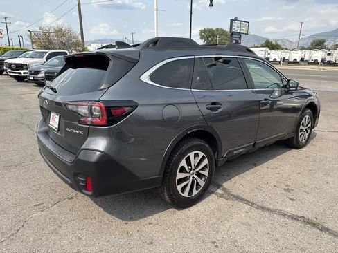 Used 2022 Subaru Outback Premium AWD/4WD image 6