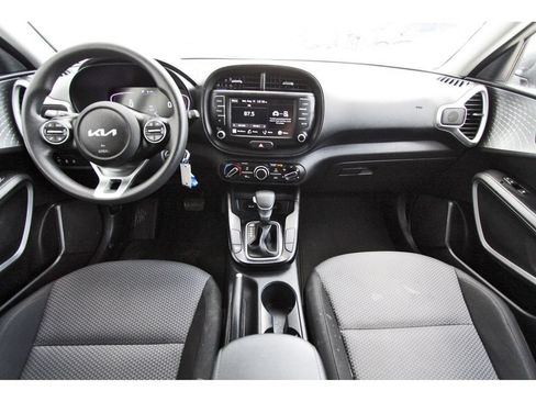 Used 2024 Kia Soul LX w/ Option Group 015 FWD image 10