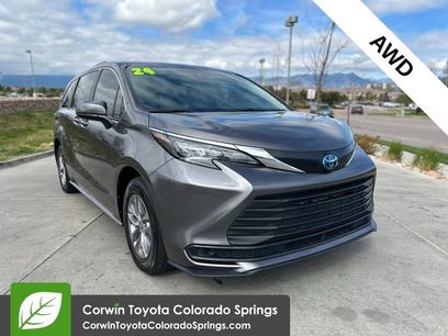Used 2024 Toyota Sienna LE w/ LE Plus Package