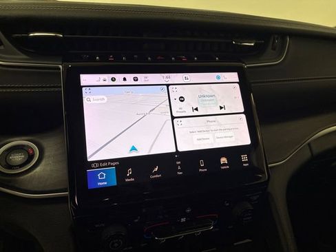 Used 2023 Jeep Grand Cherokee L Limited w/ Black Appearance Package image 26