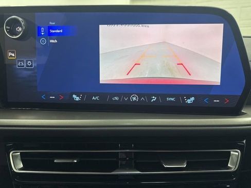 New 2026 Chevrolet Traverse LT w/ Sun and Wheel Package FWD image 17