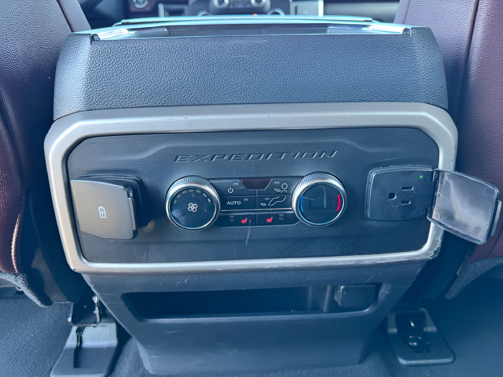 Used 2024 Ford Expedition Limited RWD image 36
