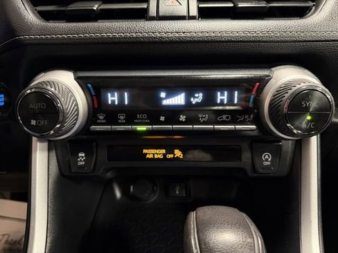 Used 2021 Toyota RAV4 XLE image 37