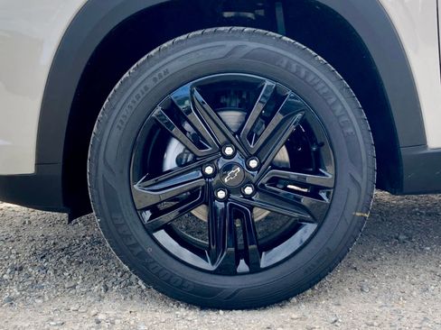 New 2026 Chevrolet Trax ACTIV w/ Sunroof Package FWD image 15
