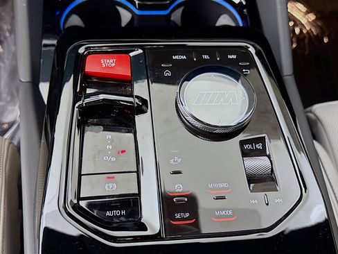 Used 2025 BMW M5 w/ Executive Package image 17