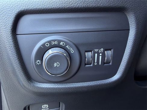 New 2025 Jeep Grand Cherokee L Summit w/ Obsidian Package image 18