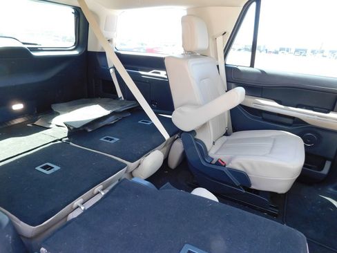 Used 2023 Ford Expedition Limited image 5