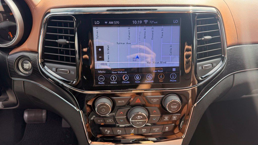 Certified 2019 Jeep Grand Cherokee Summit w/ Platinum Series Group AWD/4WD image 11