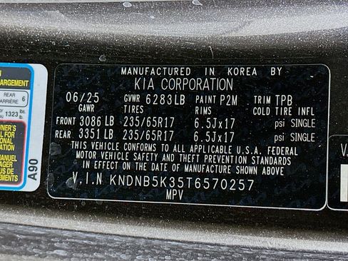 Used 2026 Kia Carnival FWD image 12