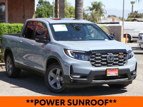 Used 2025 Honda Ridgeline TrailSport image 2