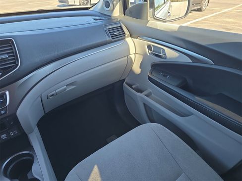 Used 2021 Honda Pilot EX image 12
