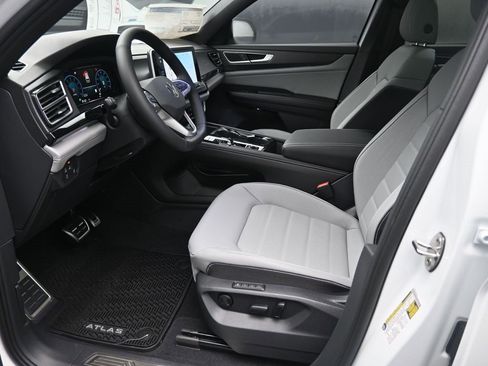 New 2026 Volkswagen Atlas Cross Sport SEL R-Line image 17