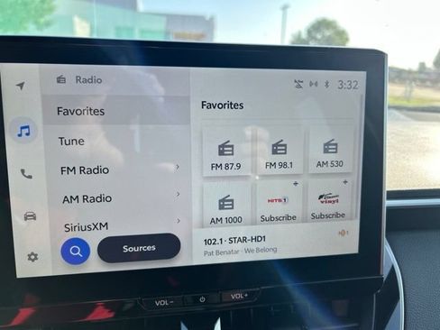 Used 2025 Toyota Corolla SE w/ SE Premium Package FWD image 13