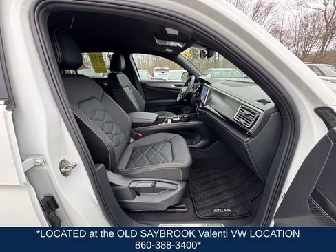 Certified 2025 Volkswagen Atlas Cross Sport SE w/ Black Wheel Package AWD/4WD image 26