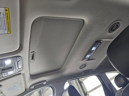 Used 2025 Kia Telluride S image 29