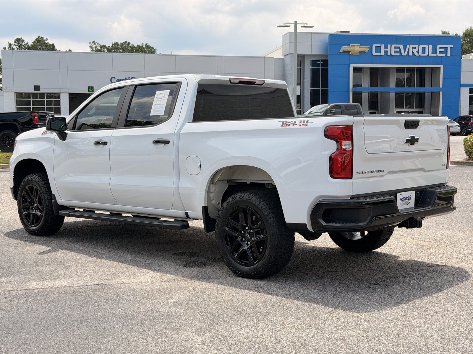 Used 2023 Chevrolet Silverado 1500 LT Trail Boss AWD/4WD image 10