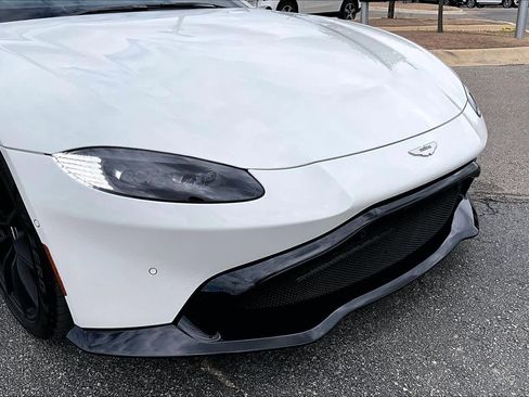Used 2020 Aston Martin V8 Vantage Coupe RWD image 28