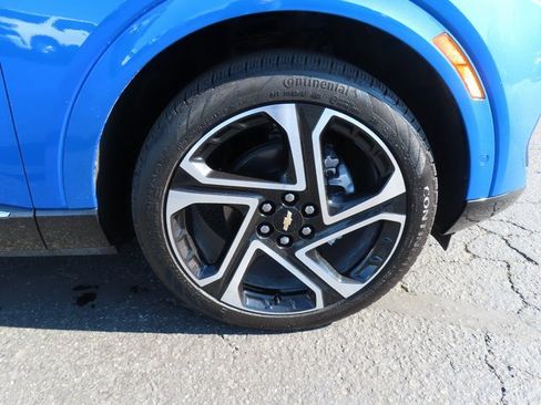 Used 2025 Chevrolet Equinox EV LT w/ Convenience Package II image 9