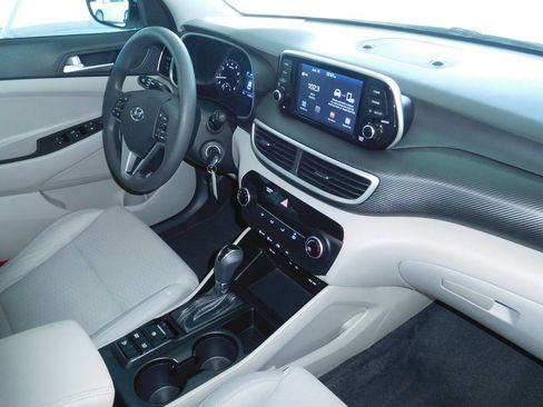 Used 2019 Hyundai Tucson SE AWD/4WD image 16