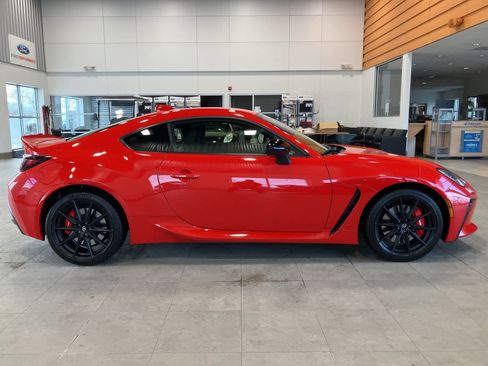 Used 2025 Toyota GR86 Premium image 4