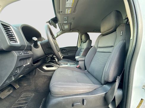 Used 2022 Nissan Frontier SV image 21