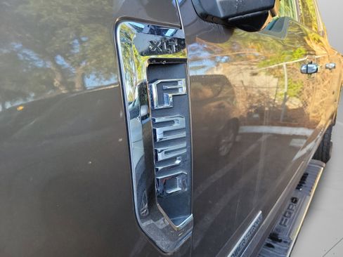 Used 2022 Ford F250 XLT w/ XLT Premium Package AWD/4WD image 30