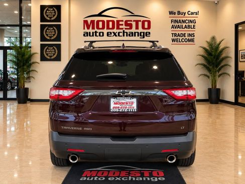 Used 2020 Chevrolet Traverse LT w/ LPO, Blackout Package AWD/4WD image 4