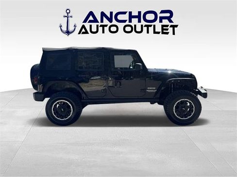 Used 2013 Jeep Wrangler Unlimited Sport image 9