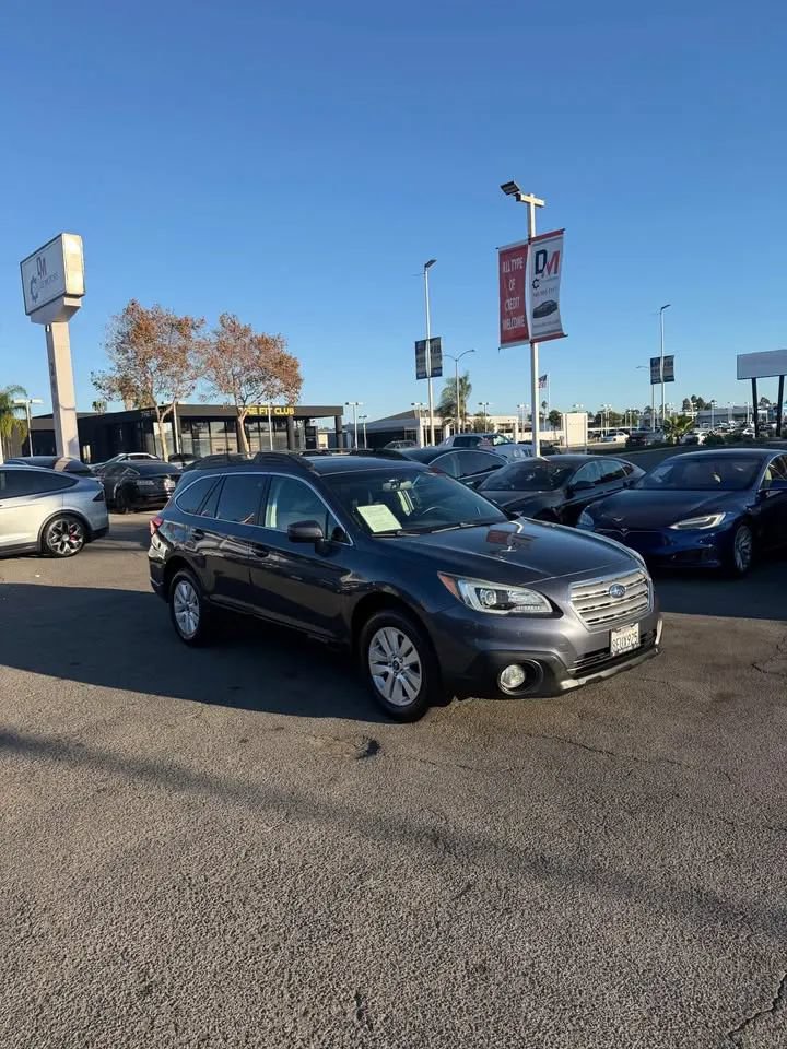 Used 2015 Subaru Outback 2.5i Premium AWD/4WD image 2