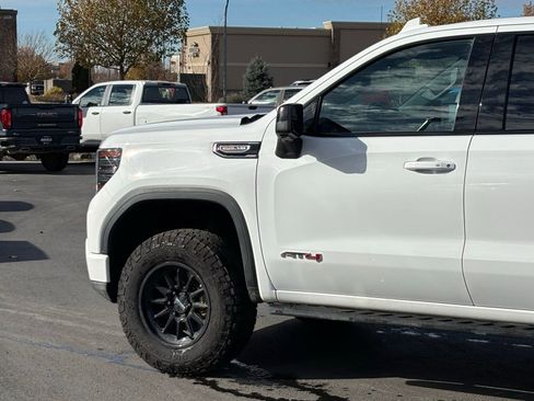 Used 2023 GMC Sierra 1500 AT4 w/ Technology Package image 8