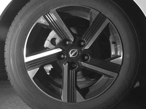 Used 2025 Nissan Sentra SV FWD image 18