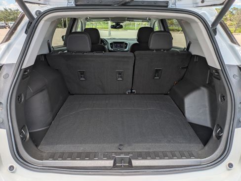 Used 2022 GMC Terrain SLE w/ Driver Convenience Package FWD image 13